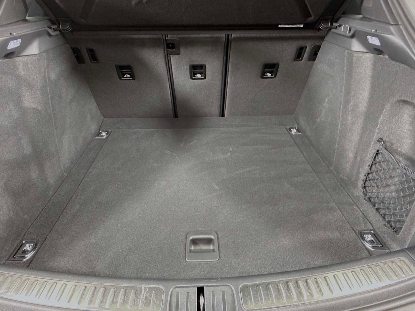 Certified 2025 Porsche Macan image 27