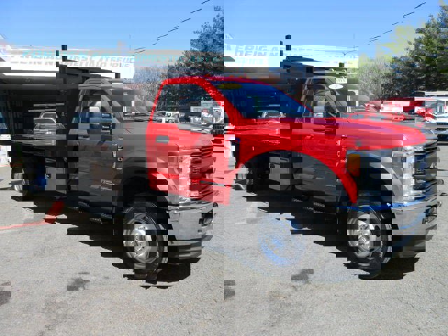 Used 2017 Ford F550 4x4 Regular Cab Super Duty image 6