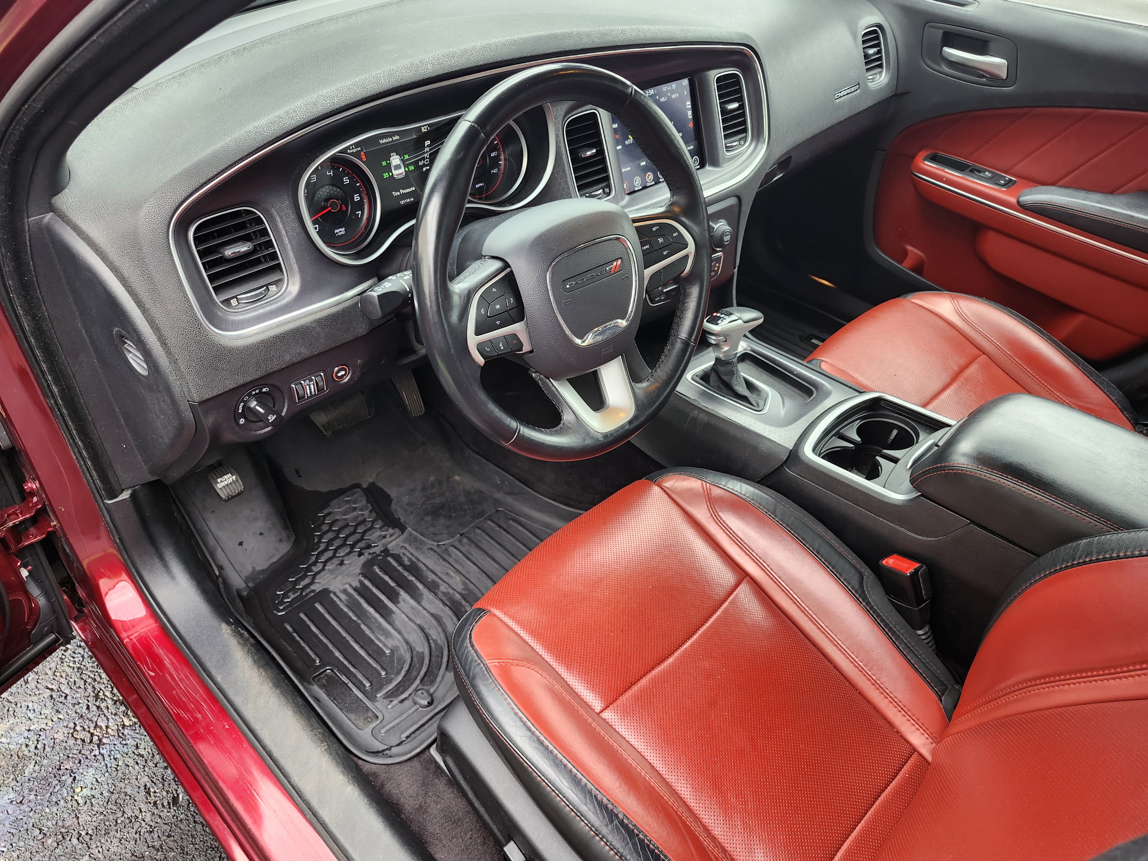 Used 2017 Dodge Charger SXT w/ AWD Plus Group image 4