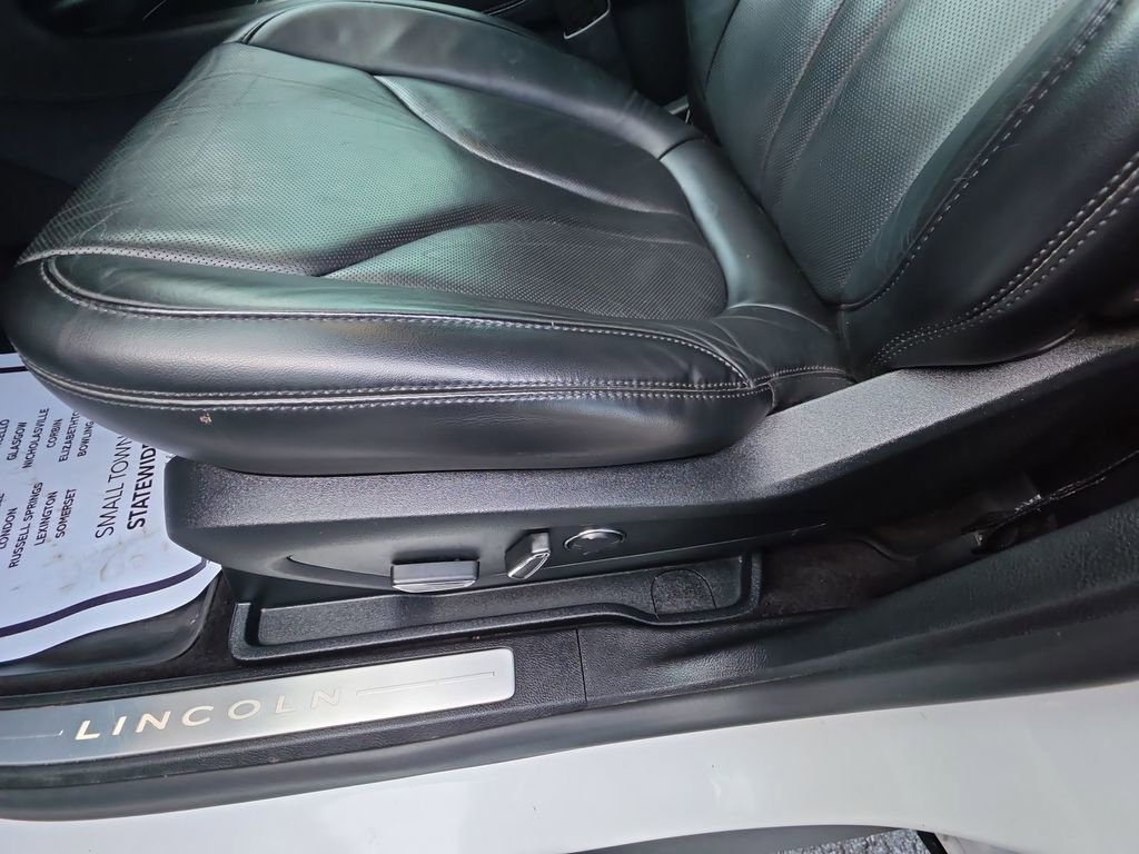 Used 2018 Lincoln MKC Reserve w/ Canadian Touring Package image 12
