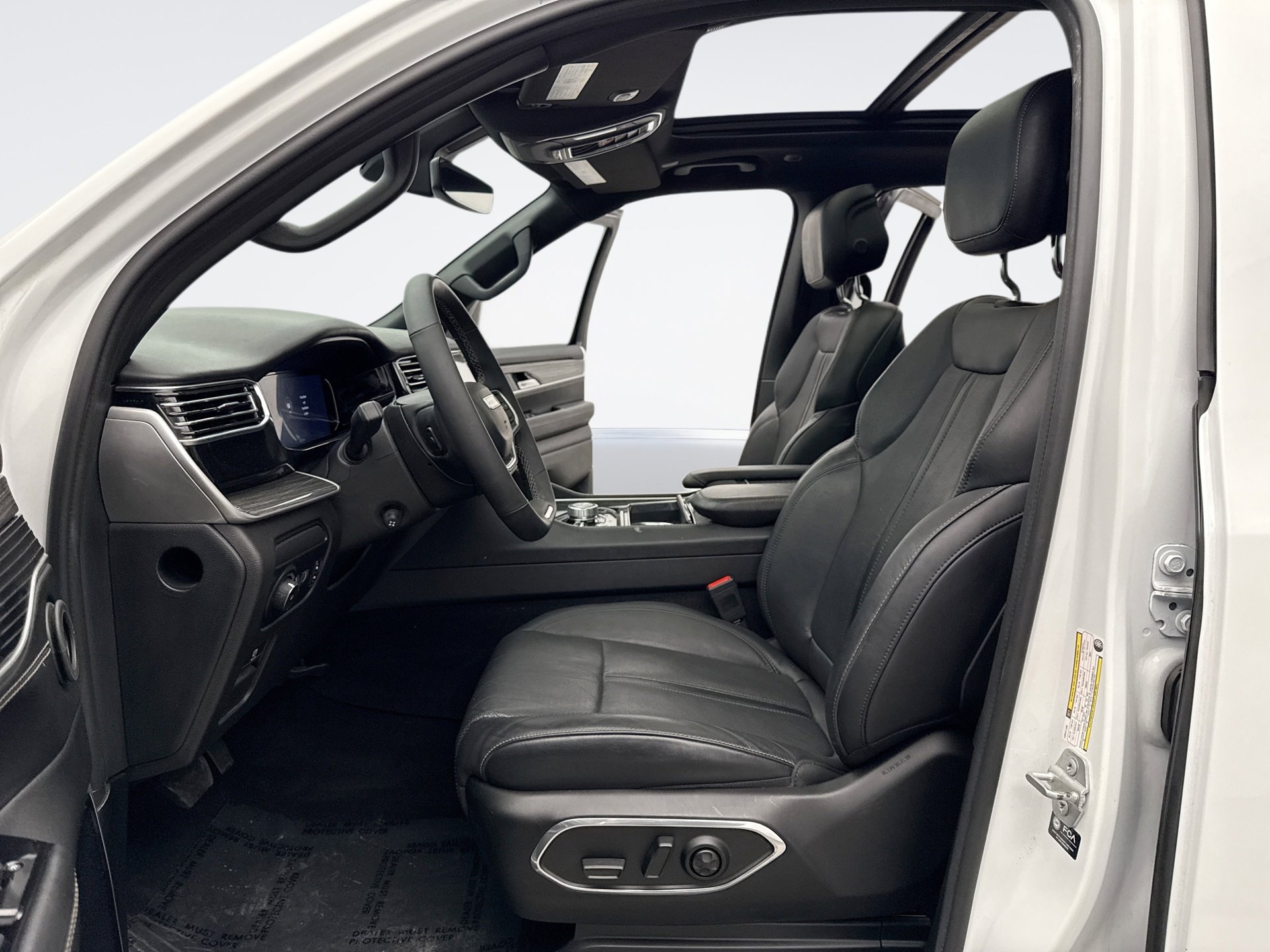 Used 2022 Jeep Wagoneer Series III w/ Premium Group I image 11