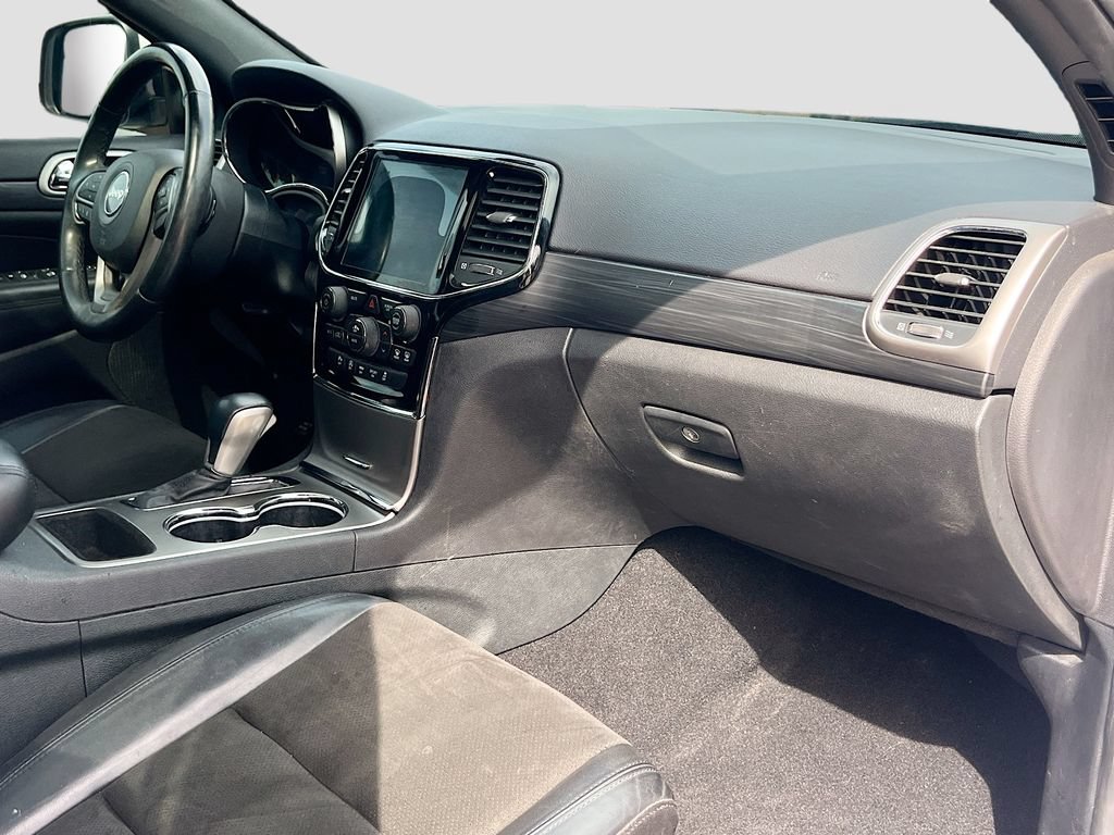 Used 2020 Jeep Grand Cherokee Altitude AWD/4WD image 31