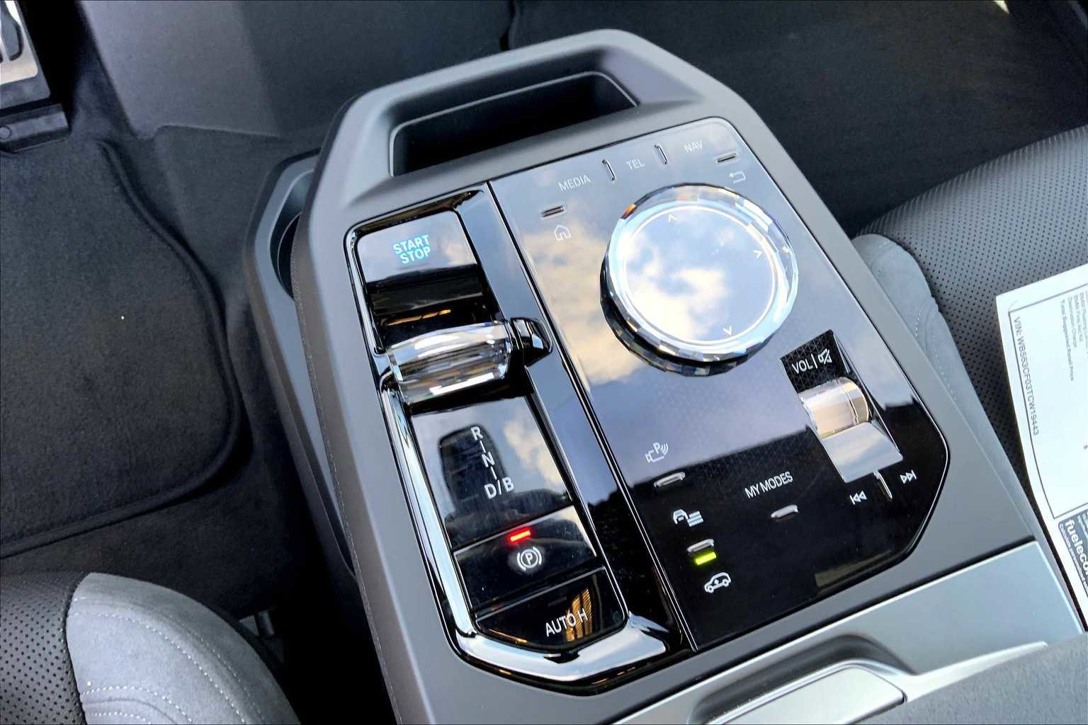 New 2026 BMW iX M70 image 18