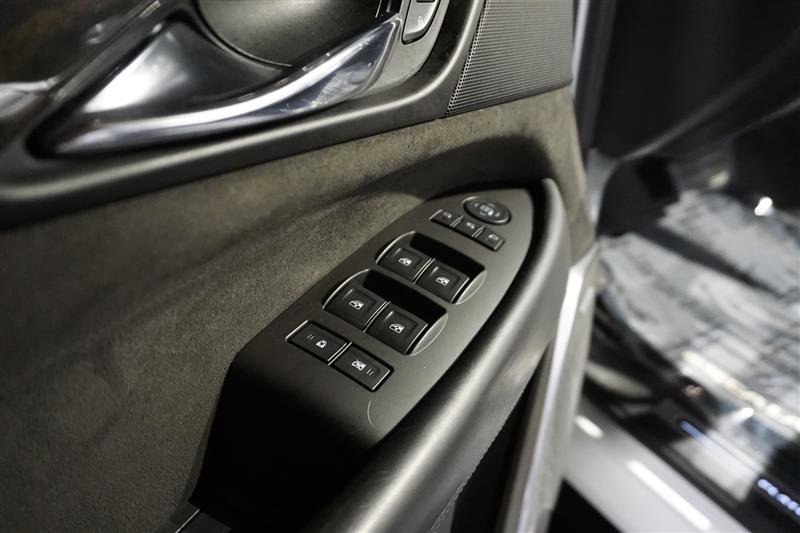 Used 2016 Cadillac Escalade Platinum image 12