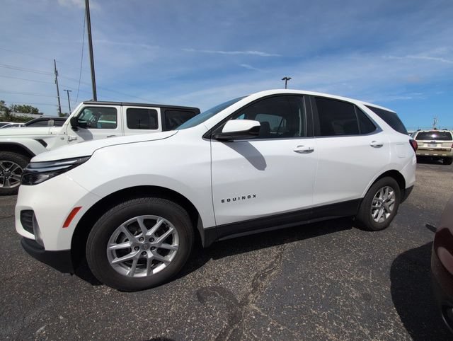 Used 2023 Chevrolet Equinox LT AWD/4WD image 2