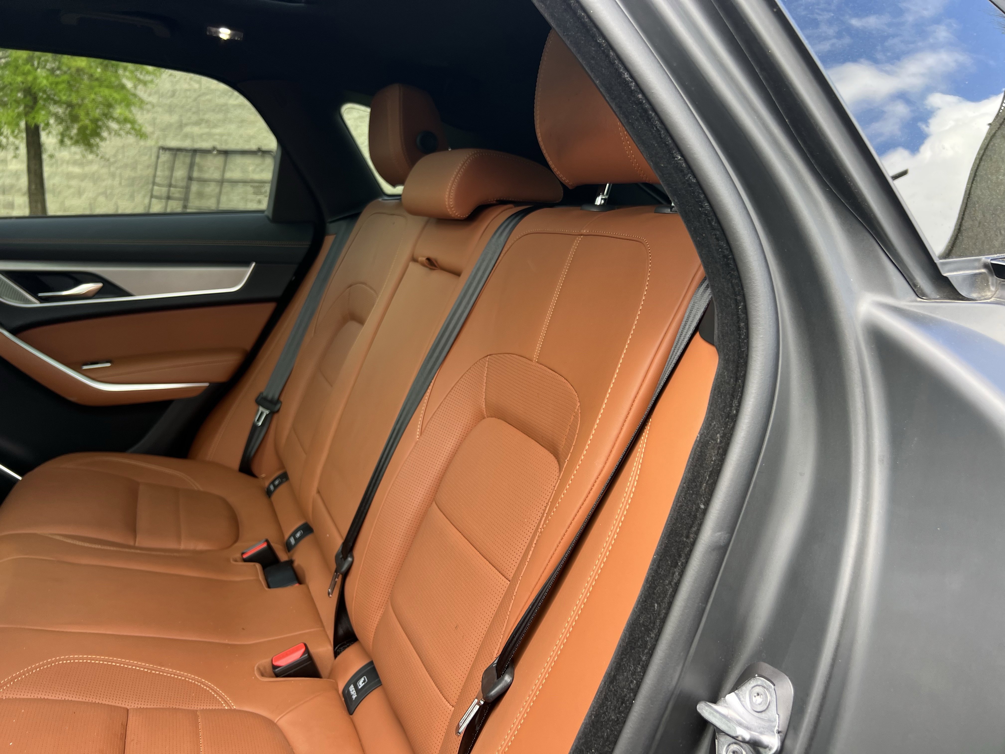 Used 2025 Jaguar F-PACE R-Dynamic S image 34