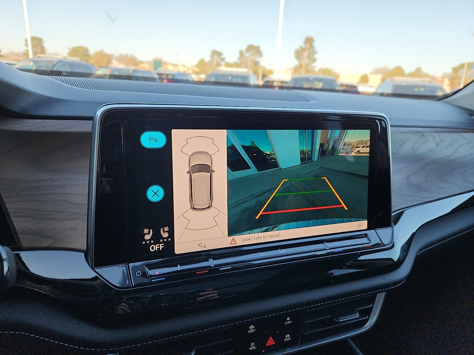 New 2026 Volkswagen Atlas SE image 18