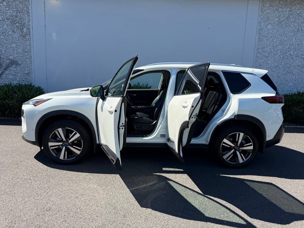 Certified 2023 Nissan Rogue SL w/ SL Premium Package AWD/4WD image 18