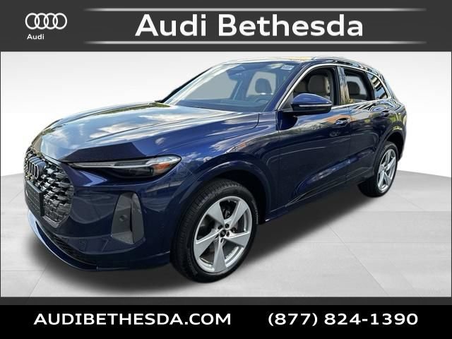 Used 2025 Audi Q5 Premium Plus w/ Premium Plus AWD/4WD image 3