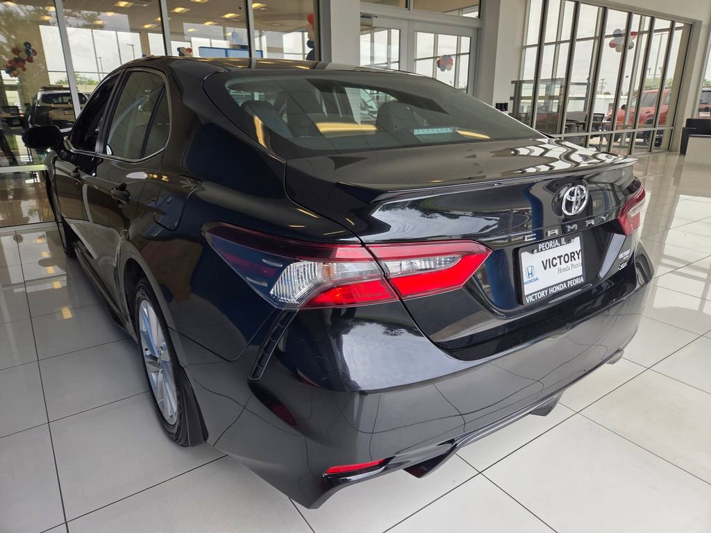 Used 2023 Toyota Camry SE FWD image 9