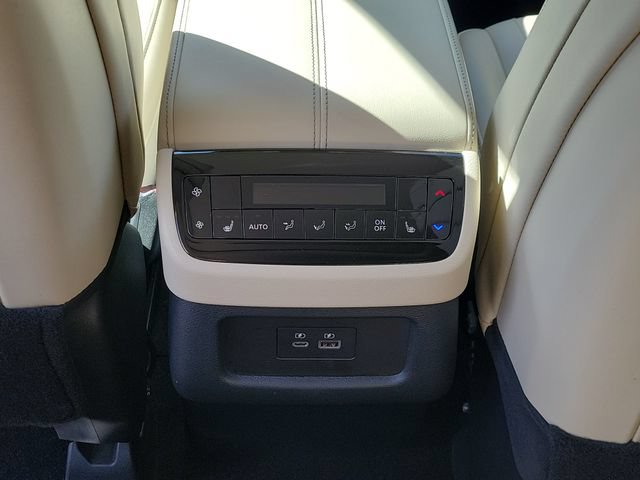 Used 2025 INFINITI QX60 Luxe w/ Cargo Package FWD image 11