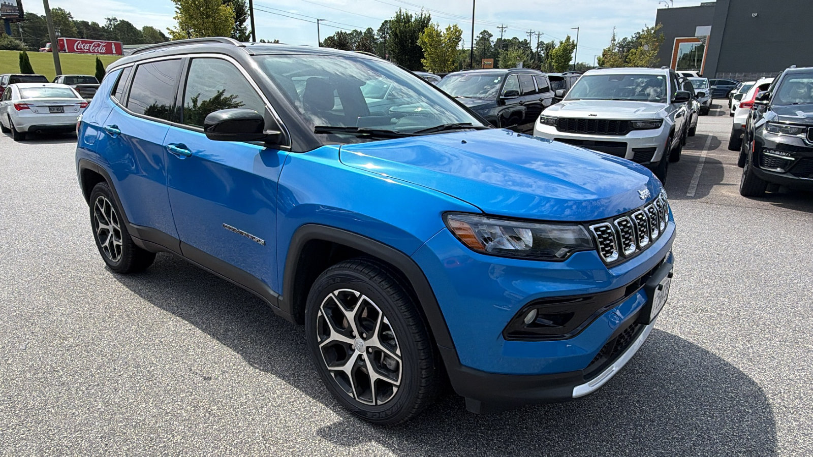 Used 2024 Jeep Compass Limited AWD/4WD image 5