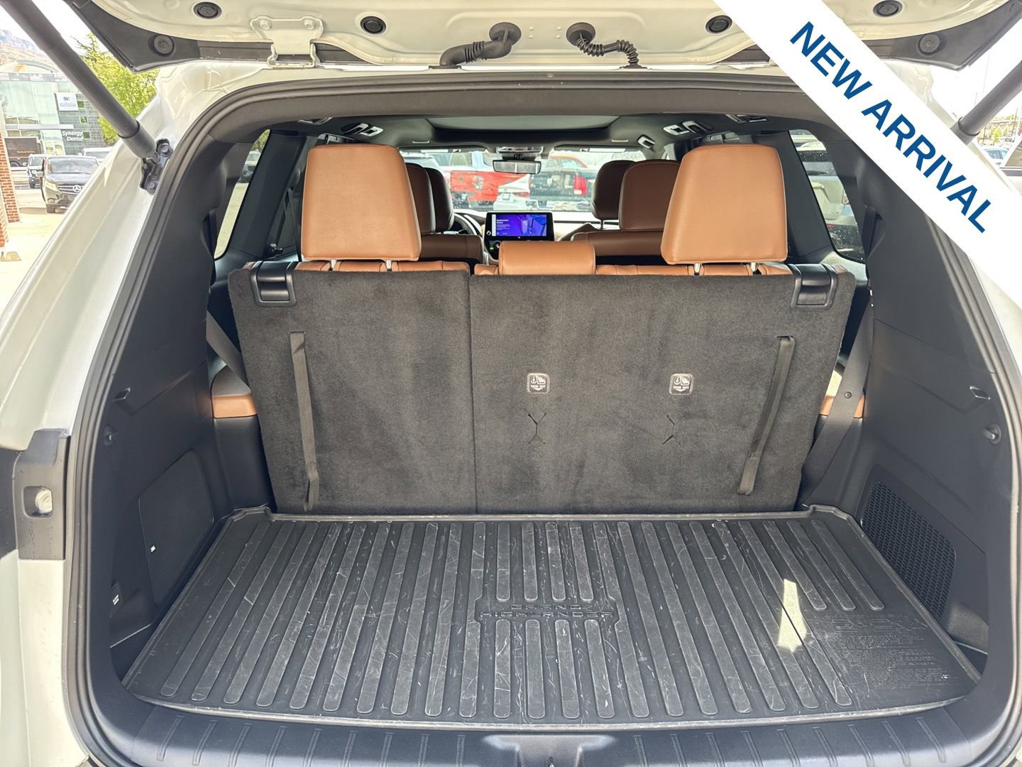 Used 2024 Toyota Grand Highlander AWD Hybrid image 14