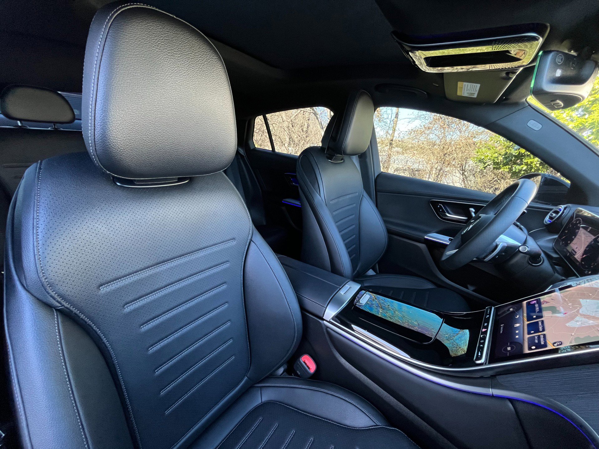 Used 2025 Mercedes-Benz GLC 300 4MATIC NIGHT PKG, AMG LINE PKG image 18