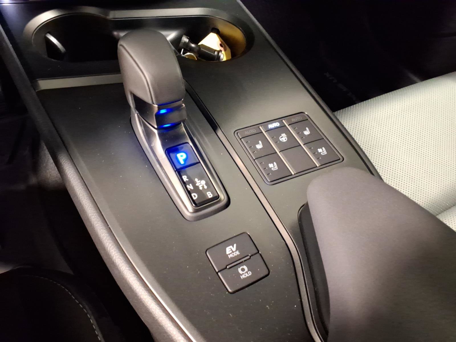 New 2026 Lexus UX 300h AWD image 9