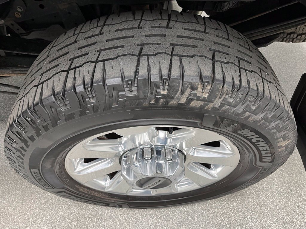 Used 2021 Ford F350 Platinum w/ FX4 Off-Road Package AWD/4WD image 16