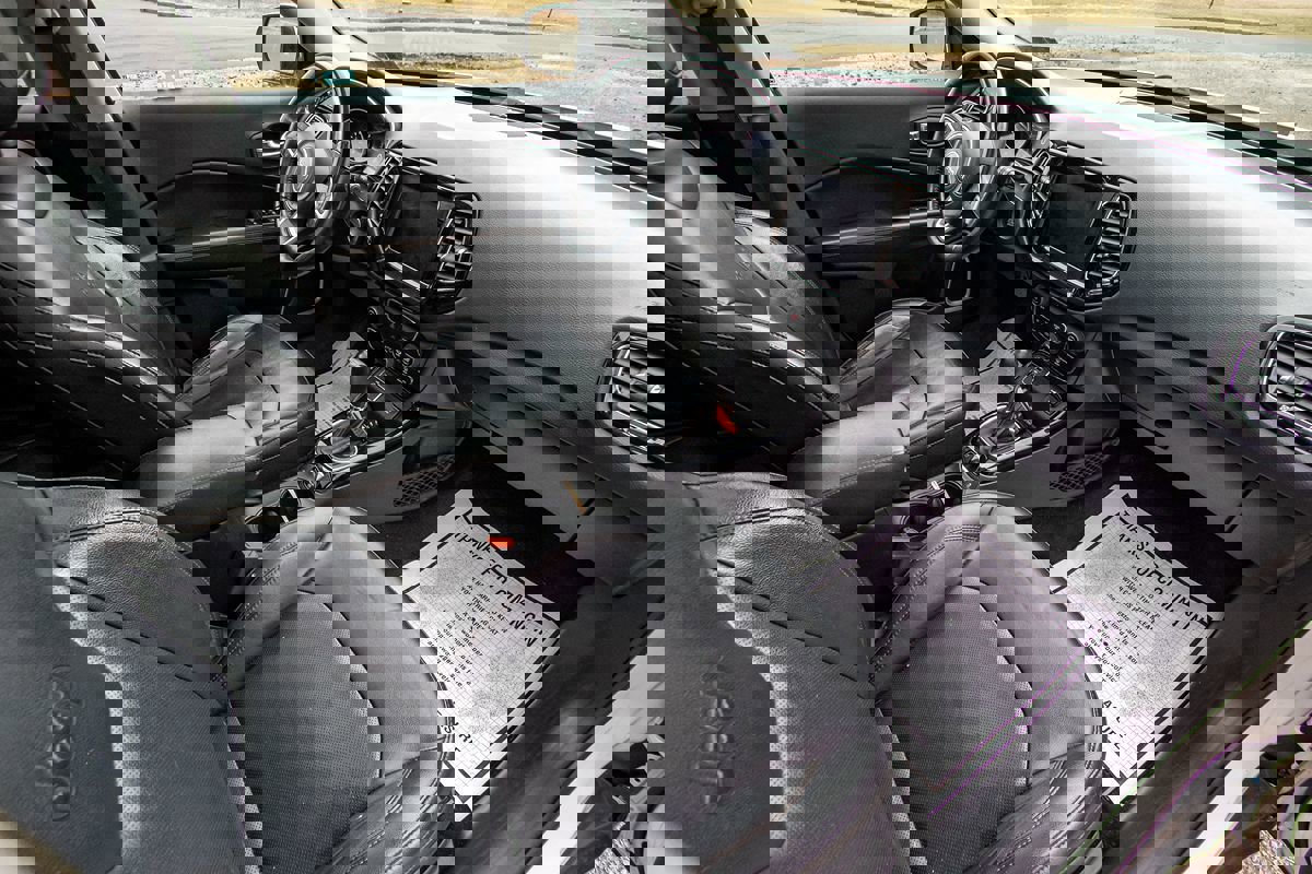 Used 2018 Jeep Compass Limited w/ Navigation Group image 21