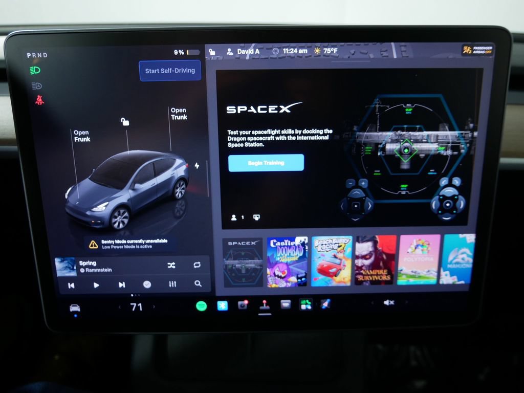 Used 2023 Tesla Model Y Long Range AWD/4WD image 31