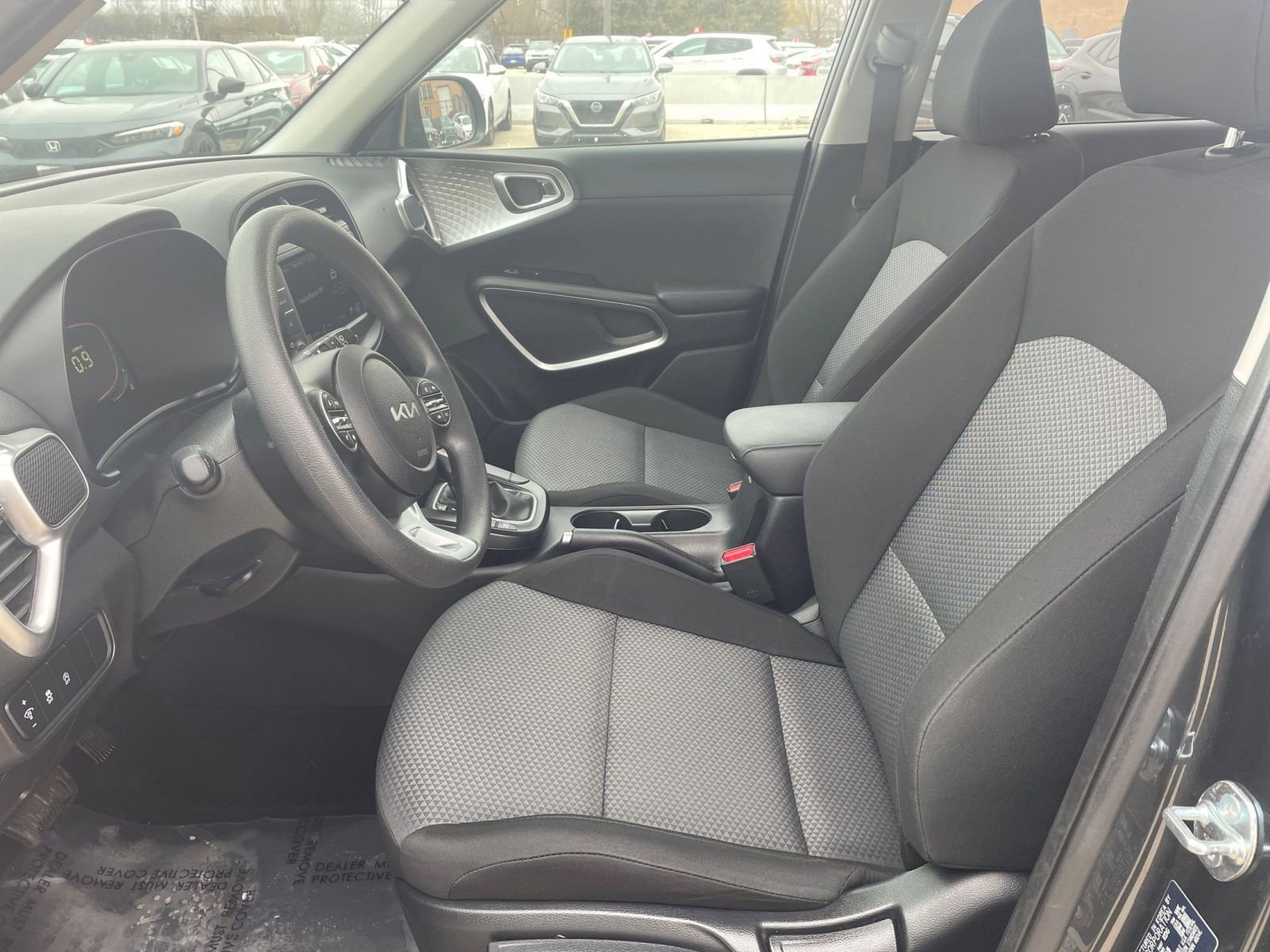 Used 2025 Kia Soul LX w/ LX Technology Package image 24