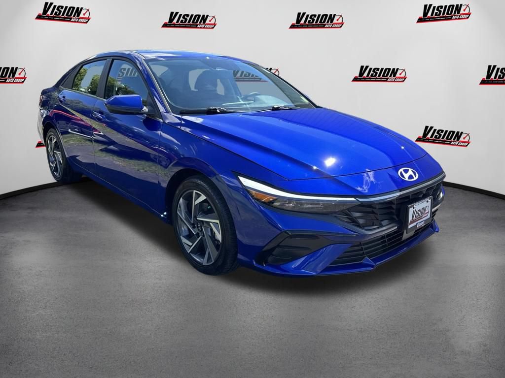 Certified 2025 Hyundai Elantra SEL FWD image 7