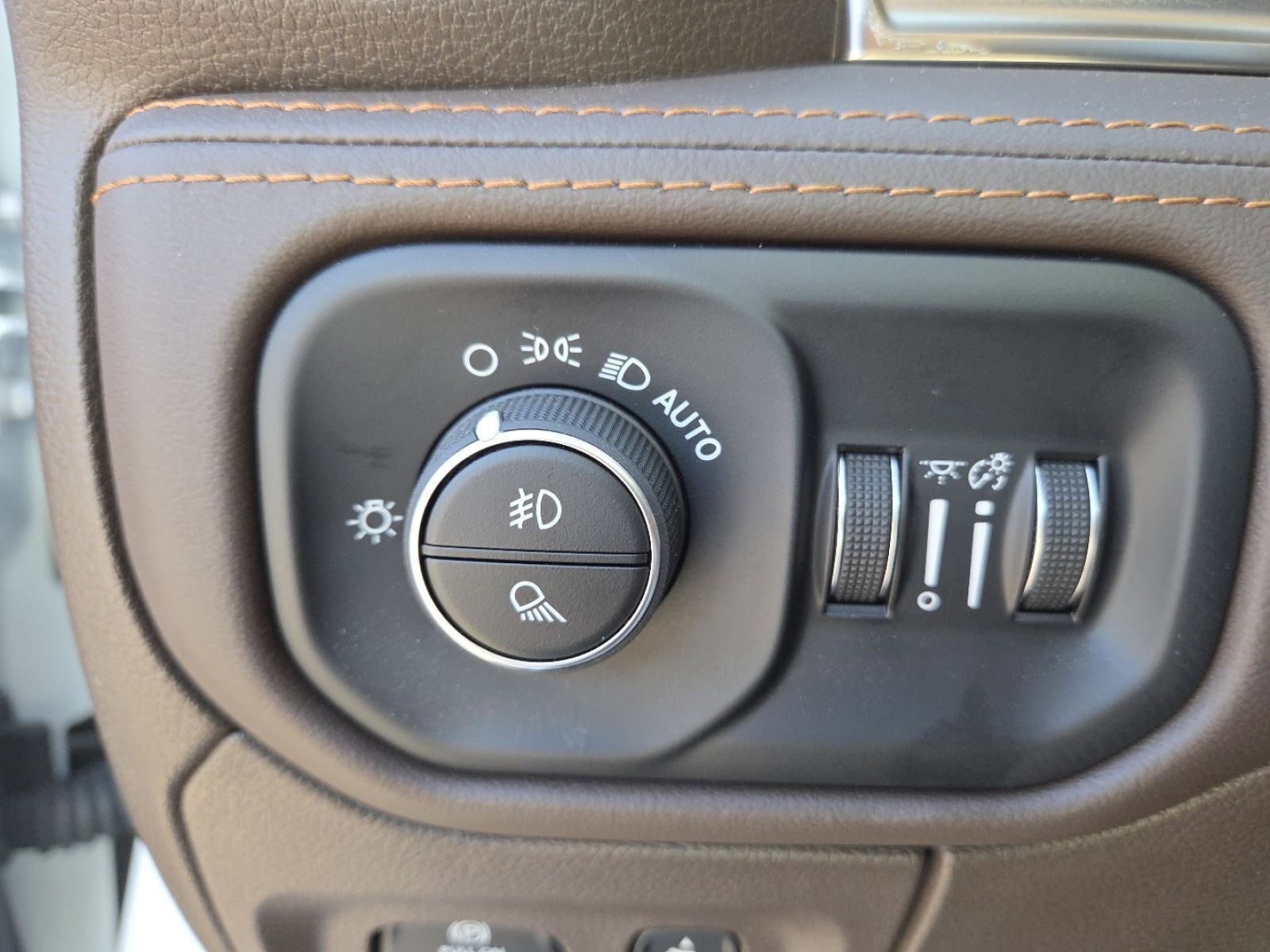 Used 2025 RAM 1500 Limited image 21