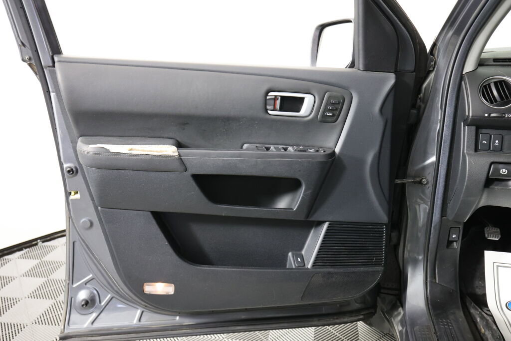 Used 2012 Honda Pilot Touring image 12