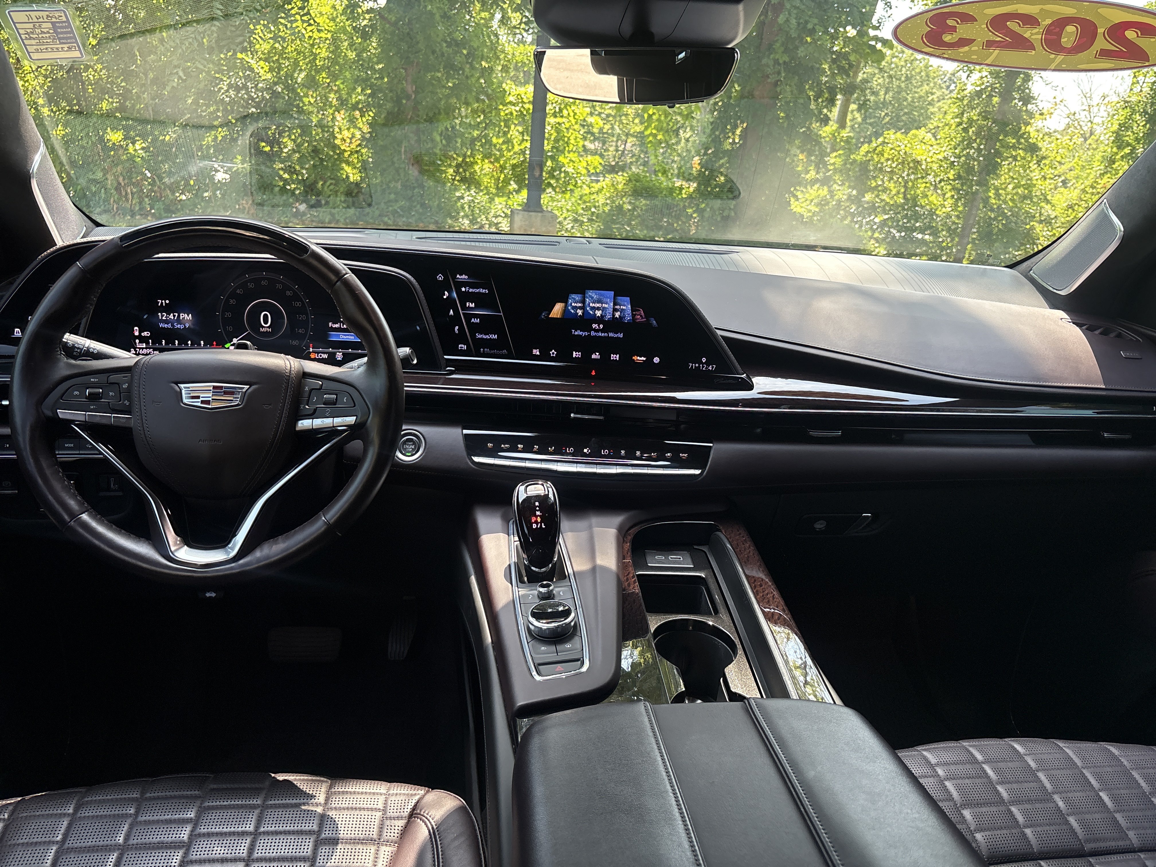 Used 2023 Cadillac Escalade Premium Luxury Platinum w/ LPO, Floor Liner Package AWD/4WD image 19