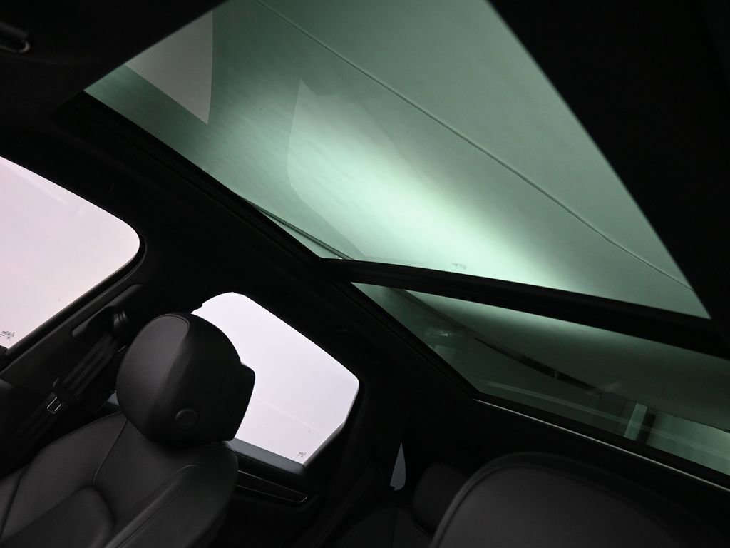 Certified 2023 Porsche Cayenne GTS image 8