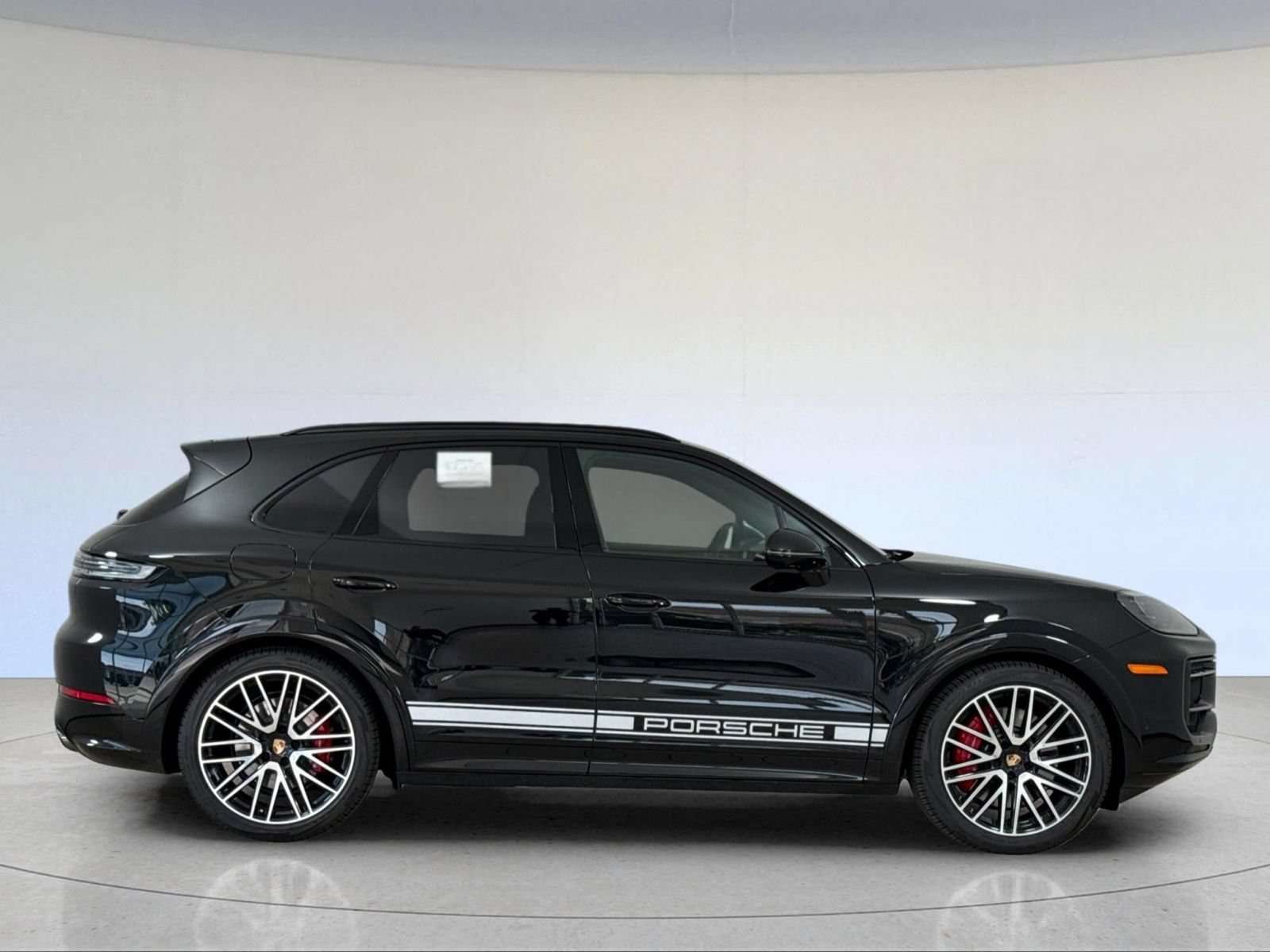 Certified 2026 Porsche Cayenne GTS AWD/4WD image 9