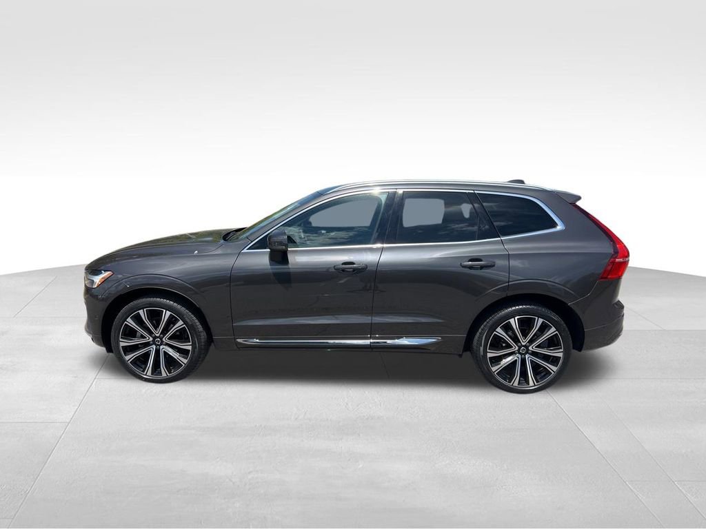Used 2023 Volvo XC60 B5 Ultimate w/ Protection Package Premier FWD image 4