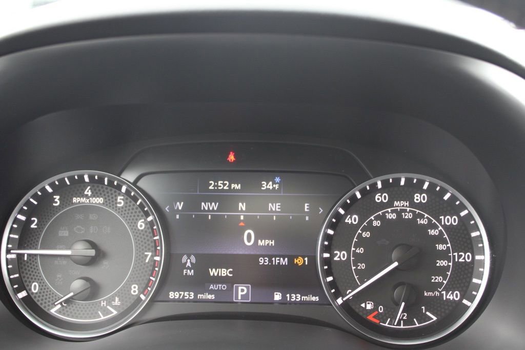 Used 2021 Nissan Armada SV image 32