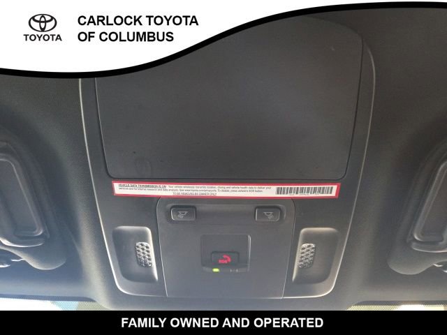 Used 2025 Toyota Camry SE w/ Convenience Package image 28