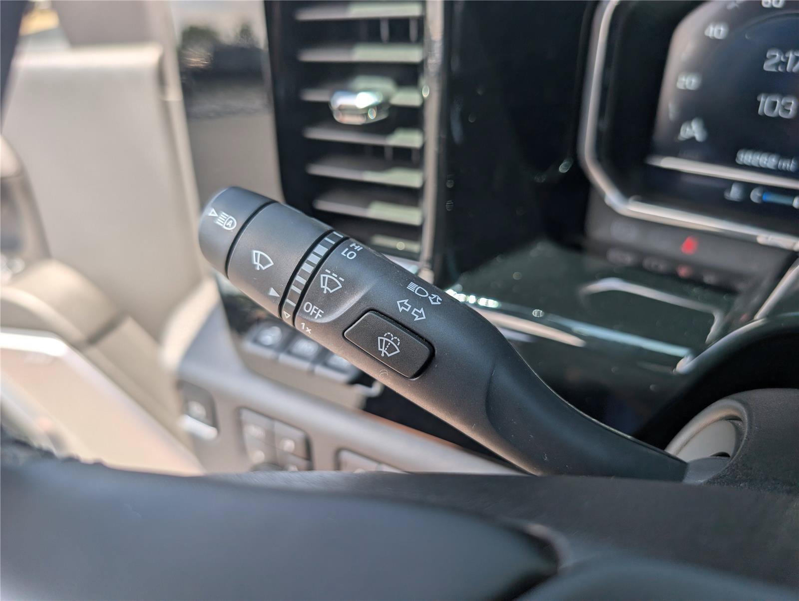 Used 2024 Chevrolet Silverado 2500 High Country w/ Technology Package AWD/4WD image 30