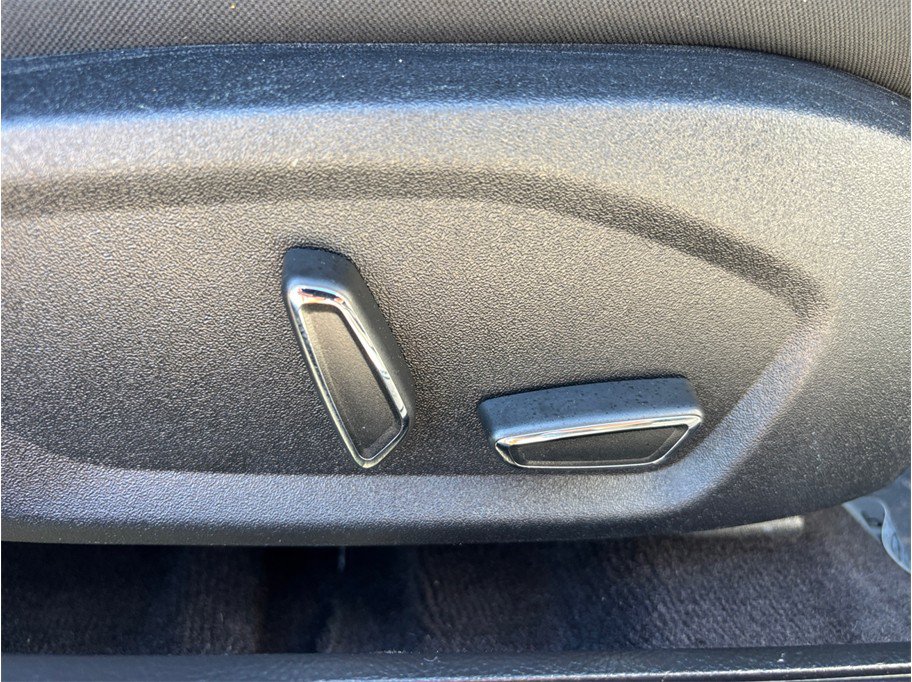 Used 2019 Ford Fusion SE FWD image 36