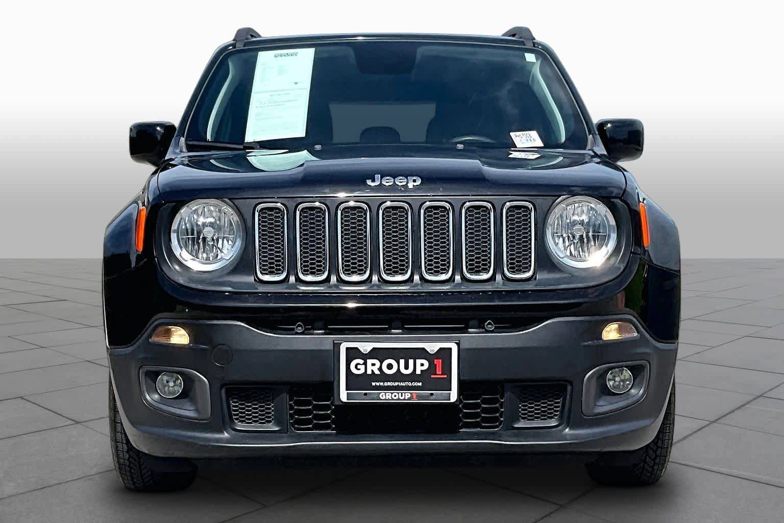 Used 2018 Jeep Renegade Latitude w/ Popular Equipment Group FWD image 4
