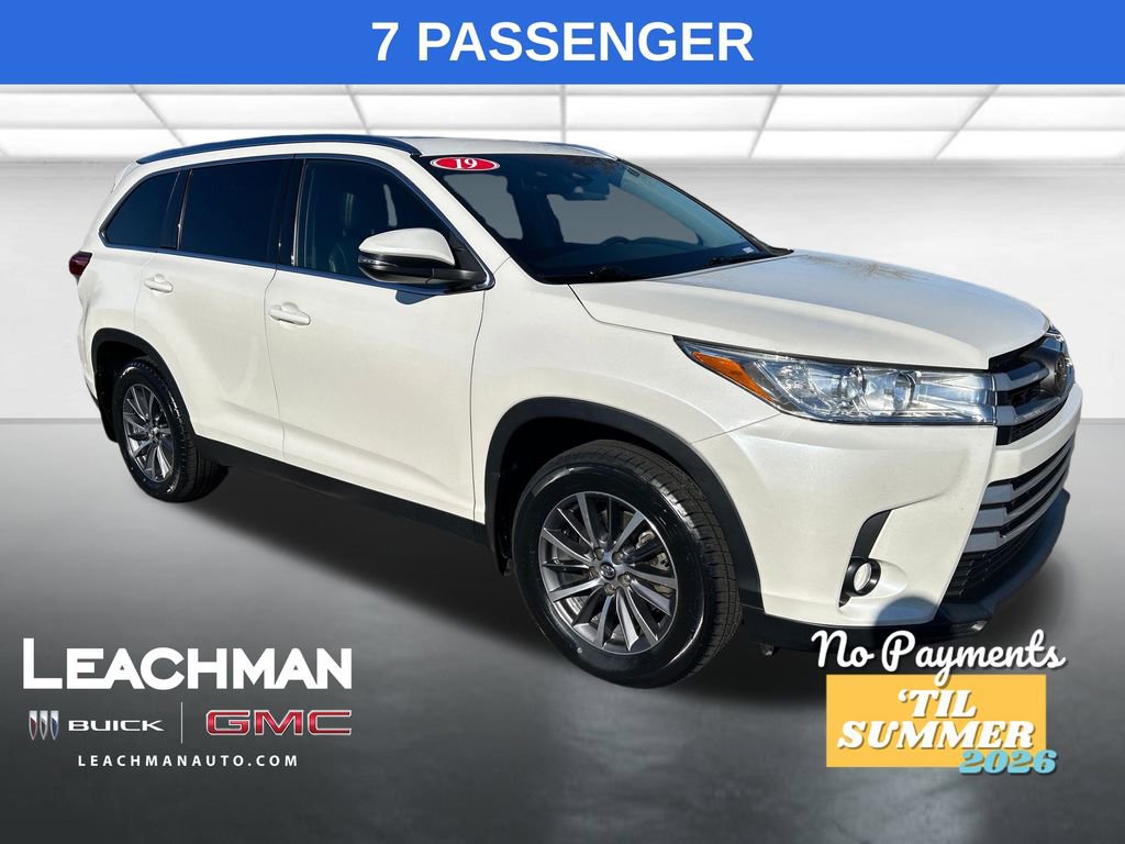 Used 2019 Toyota Highlander XLE image 1