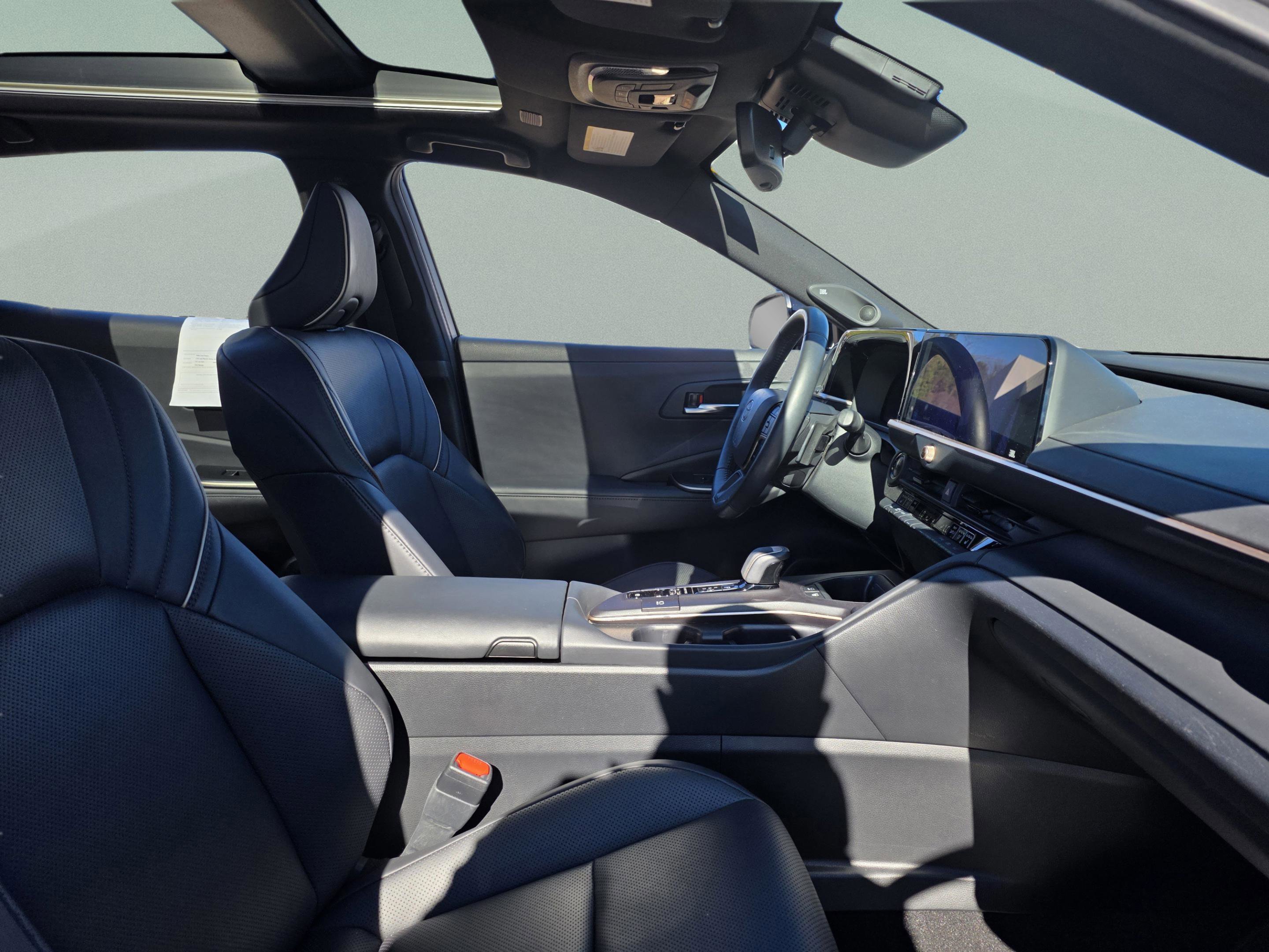 Used 2023 Toyota Crown Platinum image 29