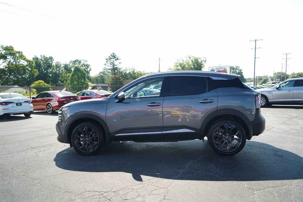 Used 2025 Nissan Kicks SR w/ SR Premium Package AWD/4WD image 24