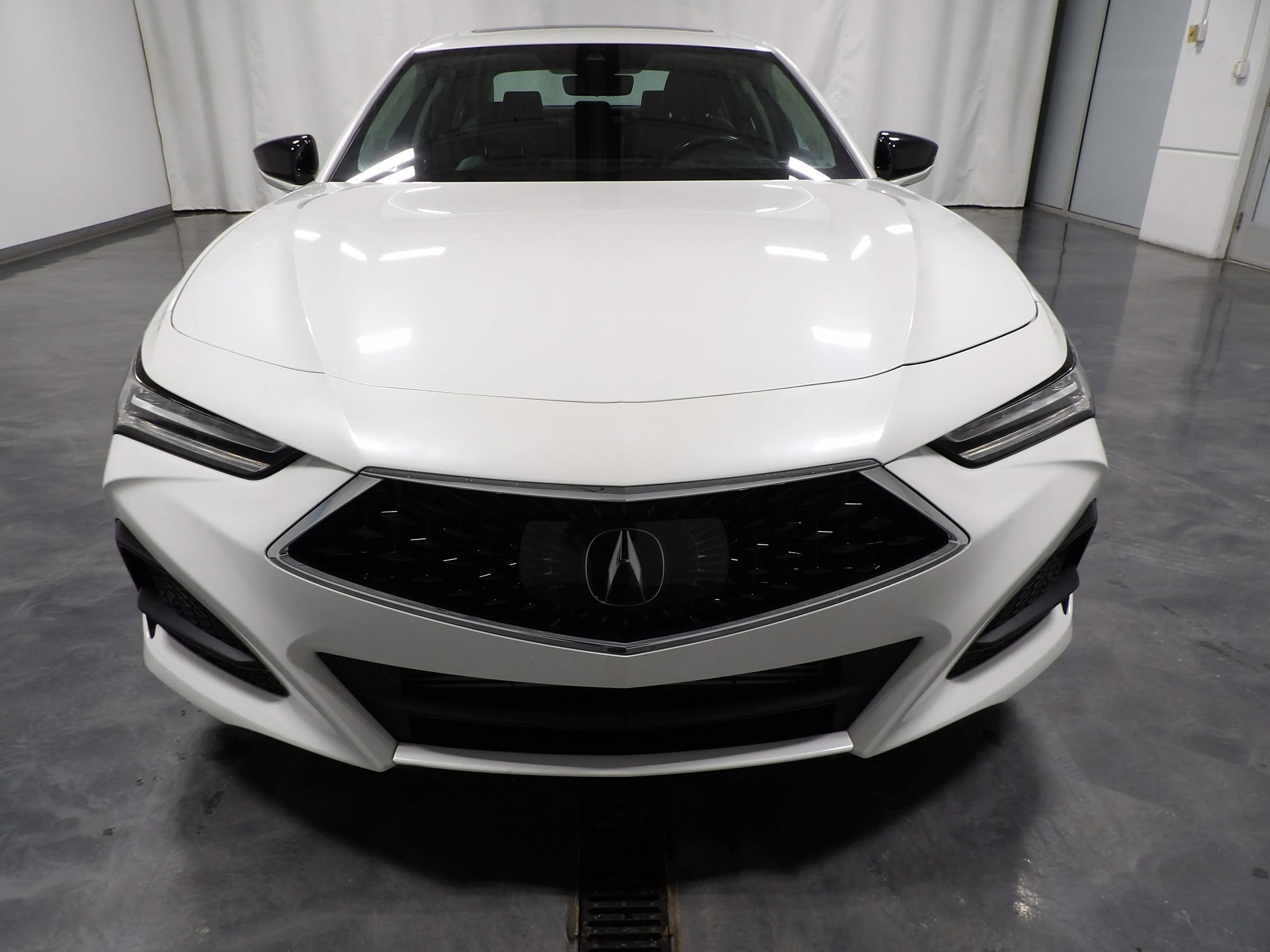 Used 2021 Acura TLX 2.0 Sedan 4D image 3