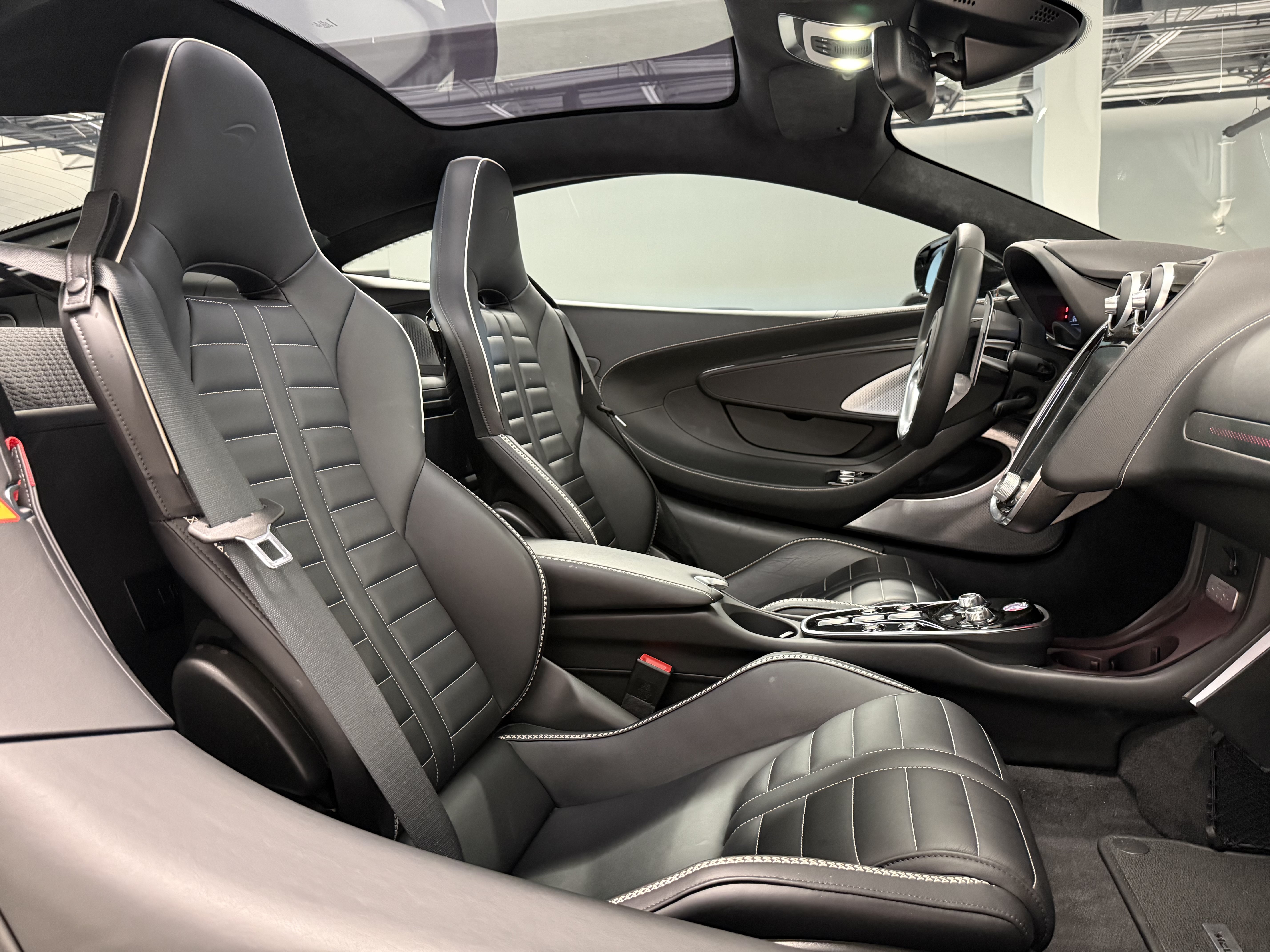 Used 2025 McLaren GTS RWD image 15
