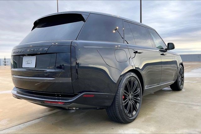 Used 2025 Land Rover Range Rover Long Wheelbase SE image 4