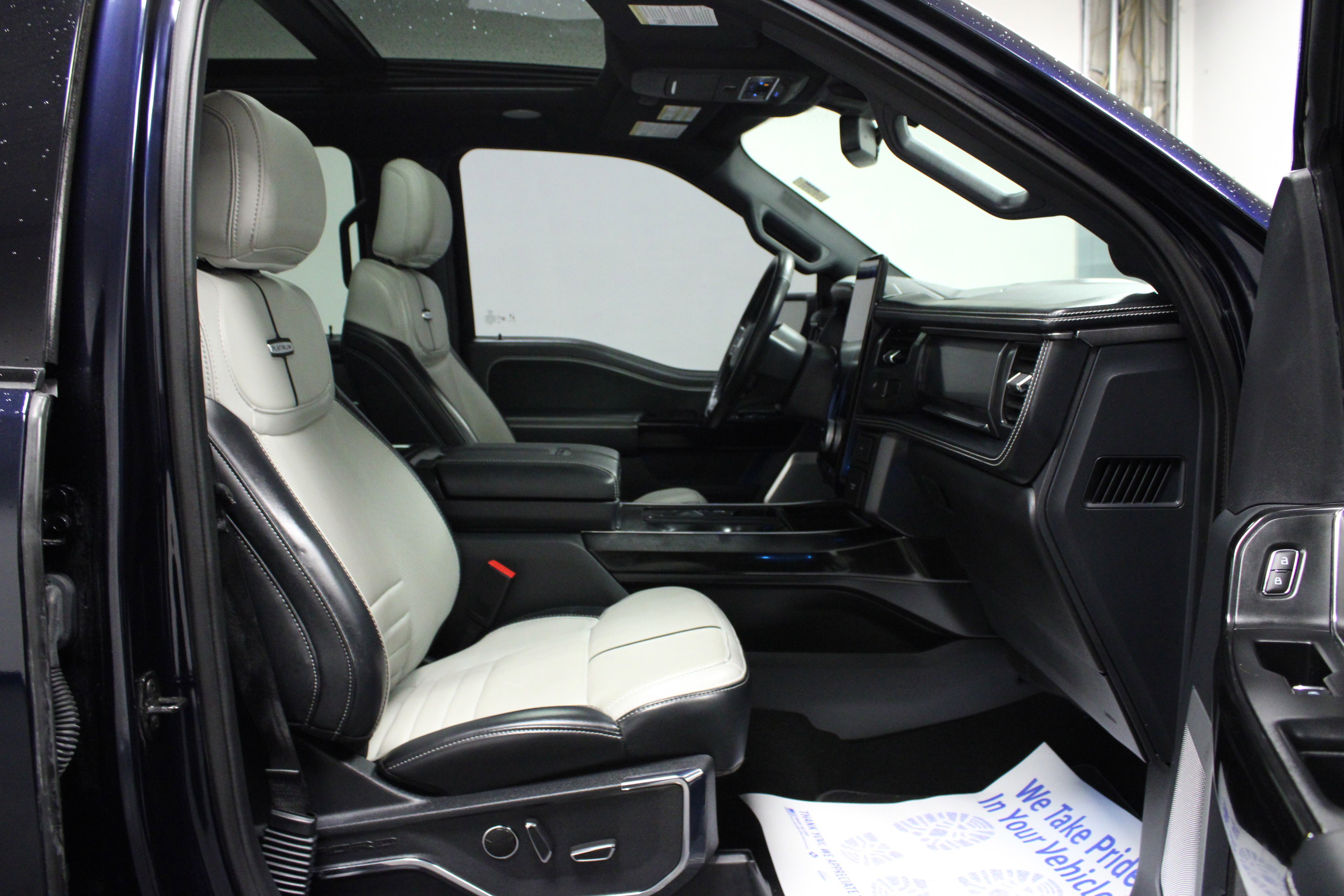 Used 2022 Ford F150 Lightning Platinum image 16