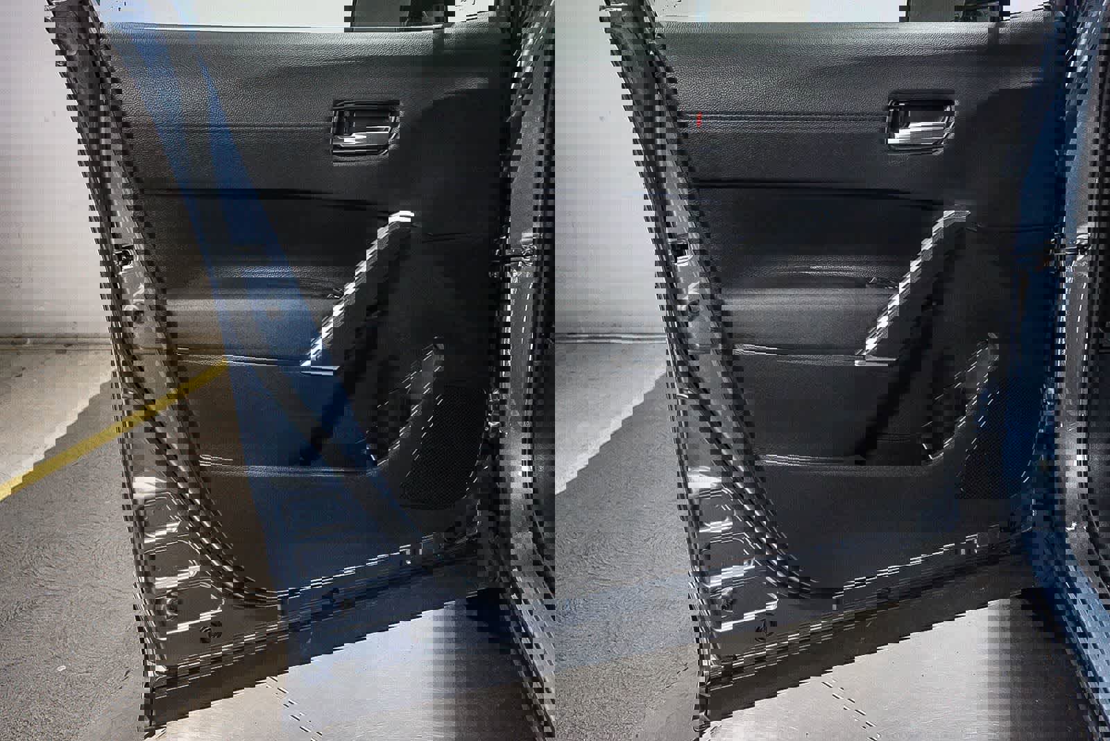 Certified 2023 Toyota Corolla Cross XLE w/ Convenience Package FWD image 24