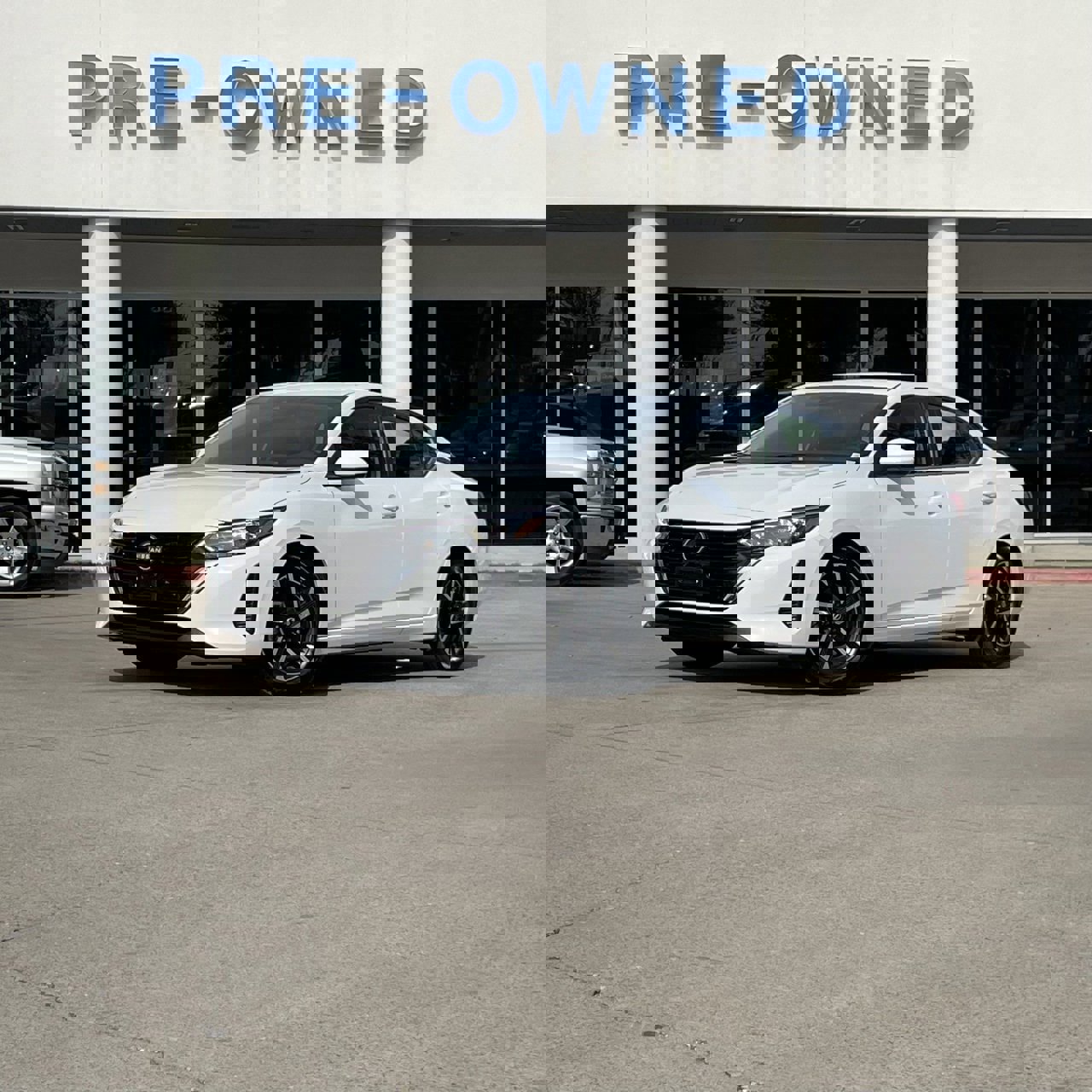 Used 2024 Nissan Sentra SV image 2