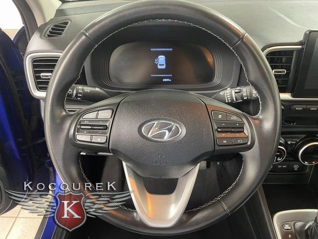 Used 2023 Hyundai Venue SEL image 14
