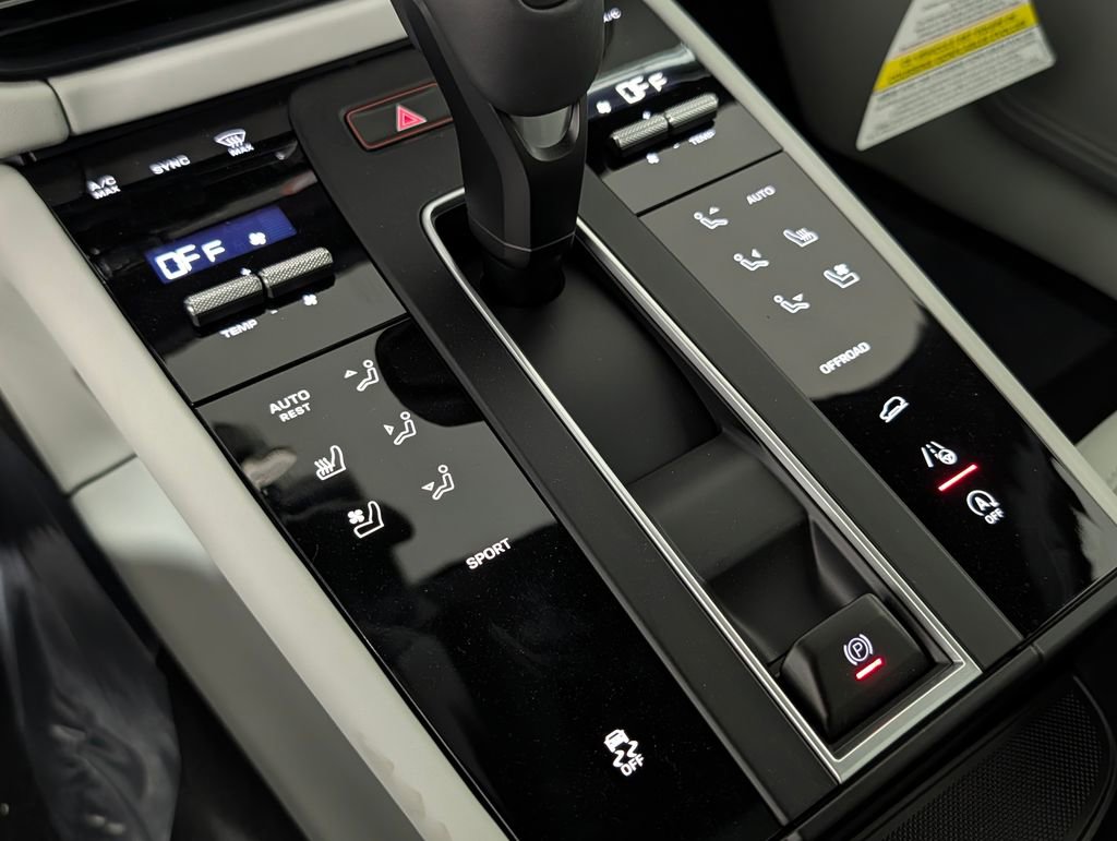 New 2026 Porsche Macan image 34