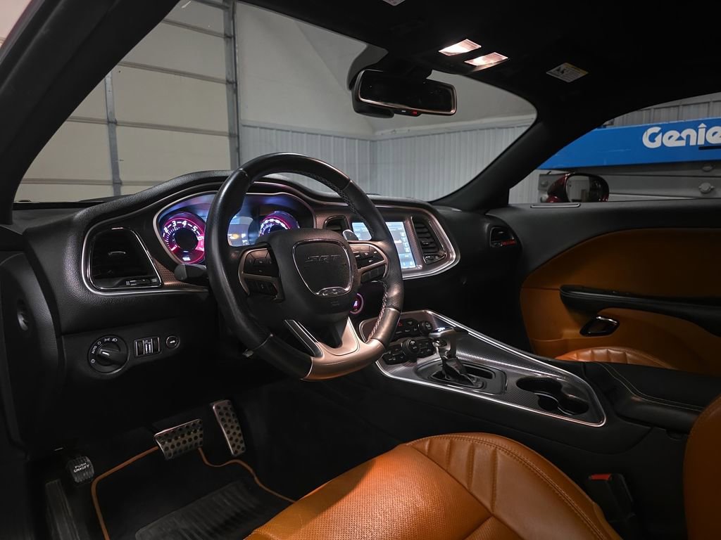 Used 2018 Dodge Challenger SRT Hellcat RWD image 39