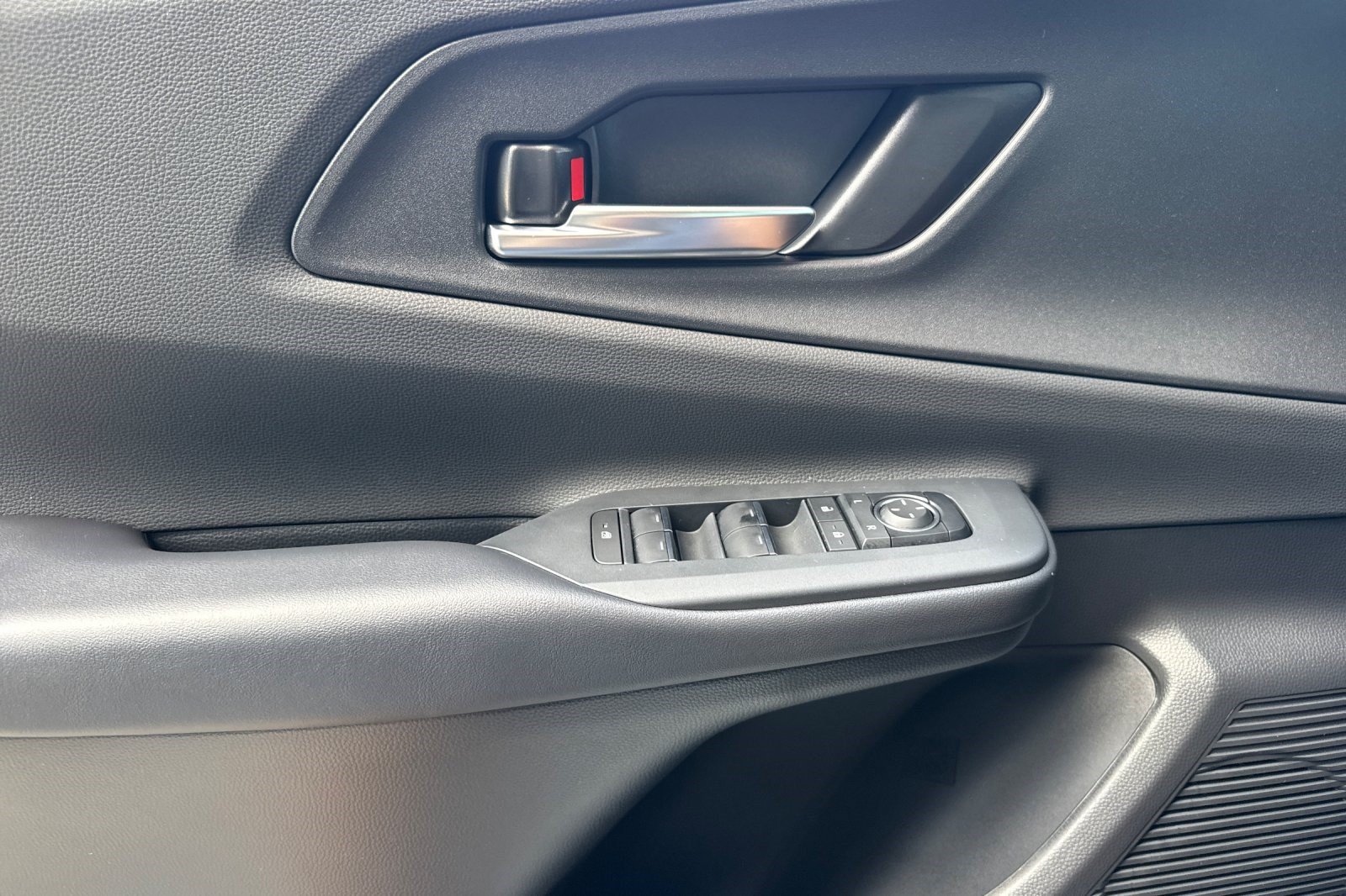 New 2027 Toyota Prius Plug-In Hybrid FWD image 14