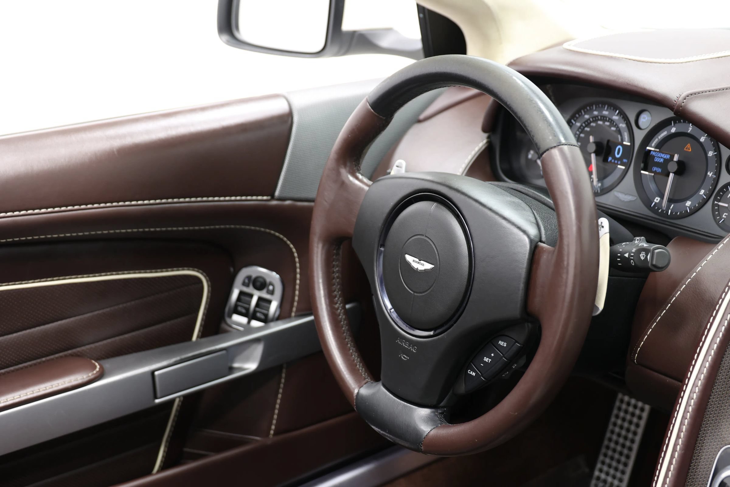 Used 2016 Aston Martin DB9 GT RWD image 80
