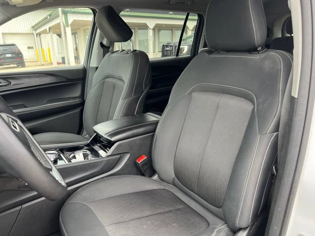 Used 2023 Jeep Grand Cherokee L Laredo AWD/4WD image 19